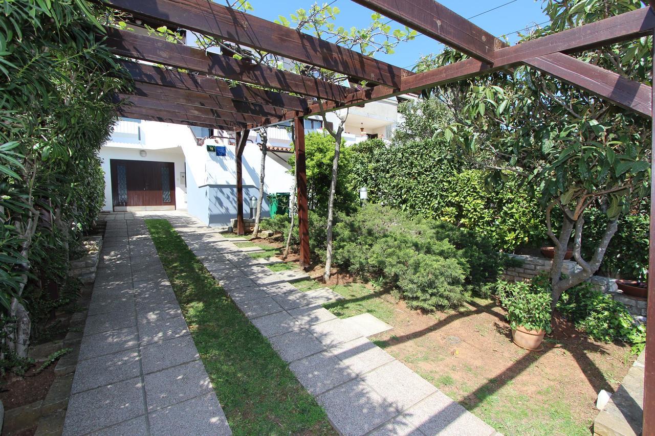 Apartment Irena Pula Exterior foto